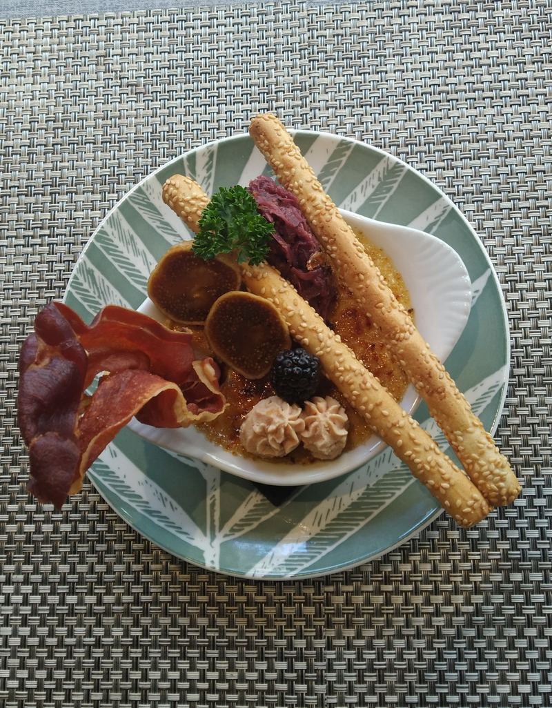 Charcuterie et gressins