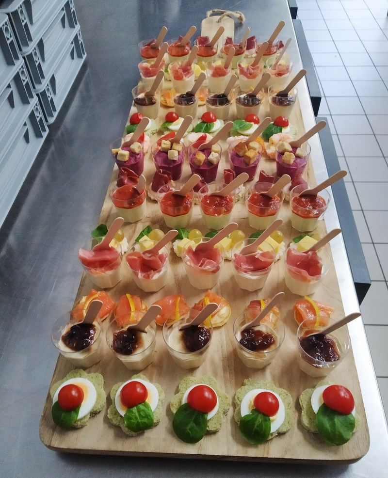 Canapés en rangées
