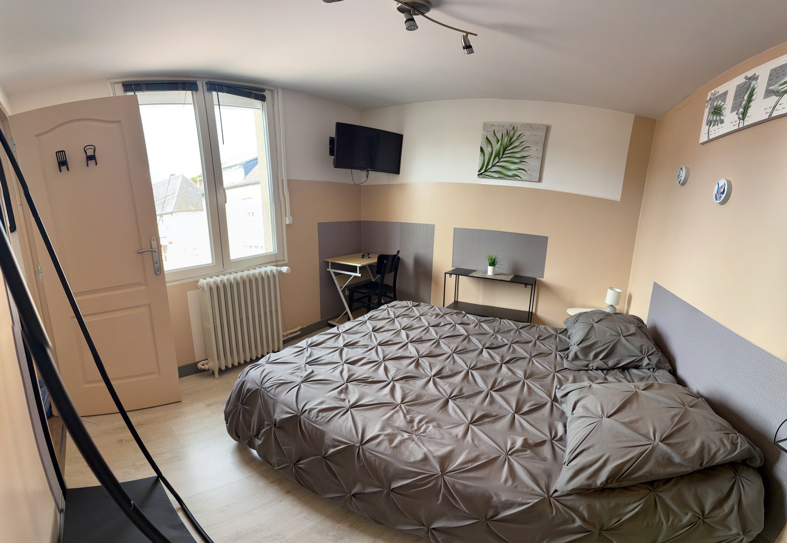 Une chambre double de l'Hôtel Le Risle